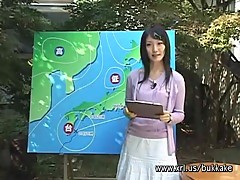 Japanese anchorwomen get facials